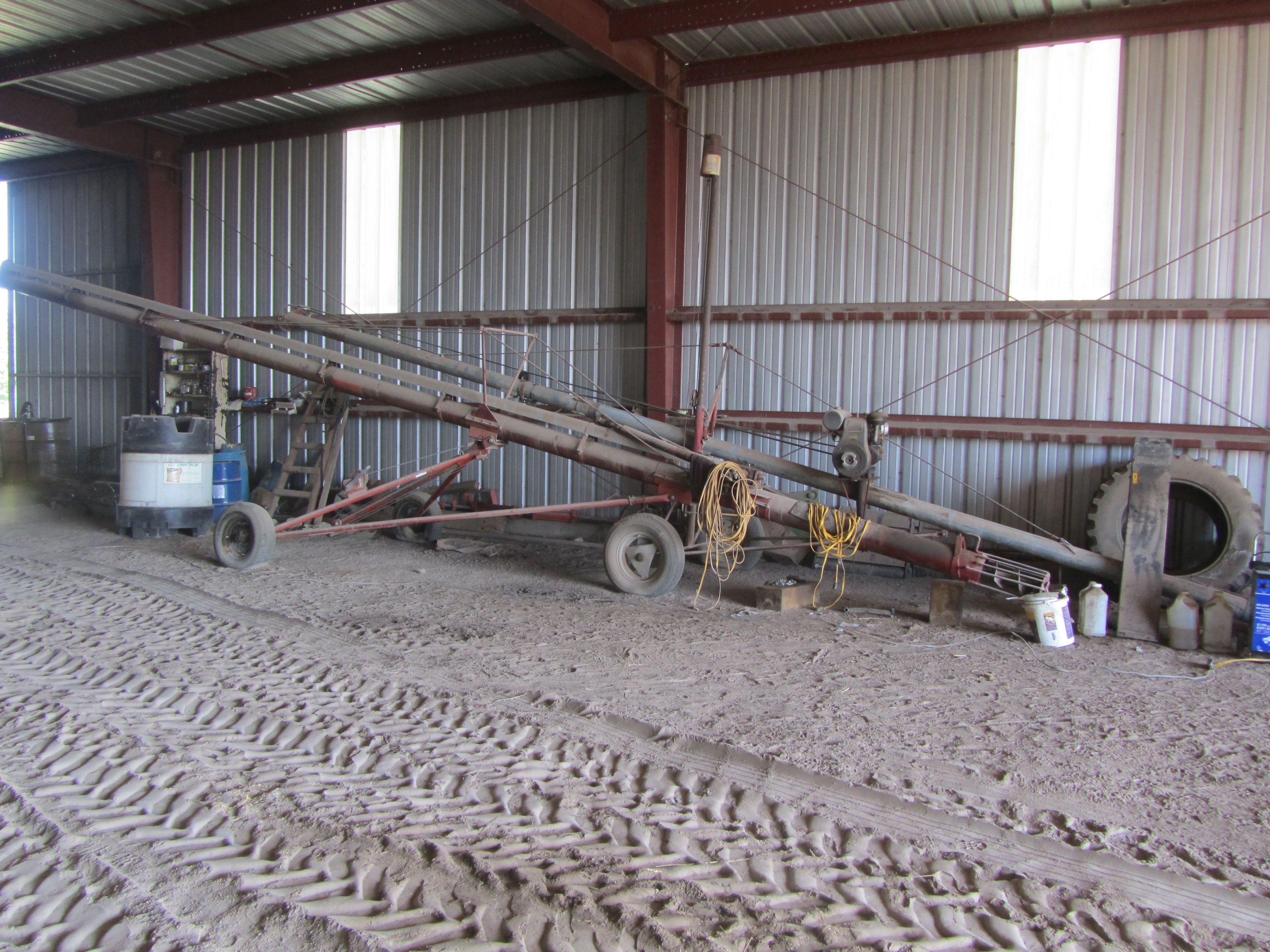 Item 13 in FARM MACHINERY AUCTION gallery