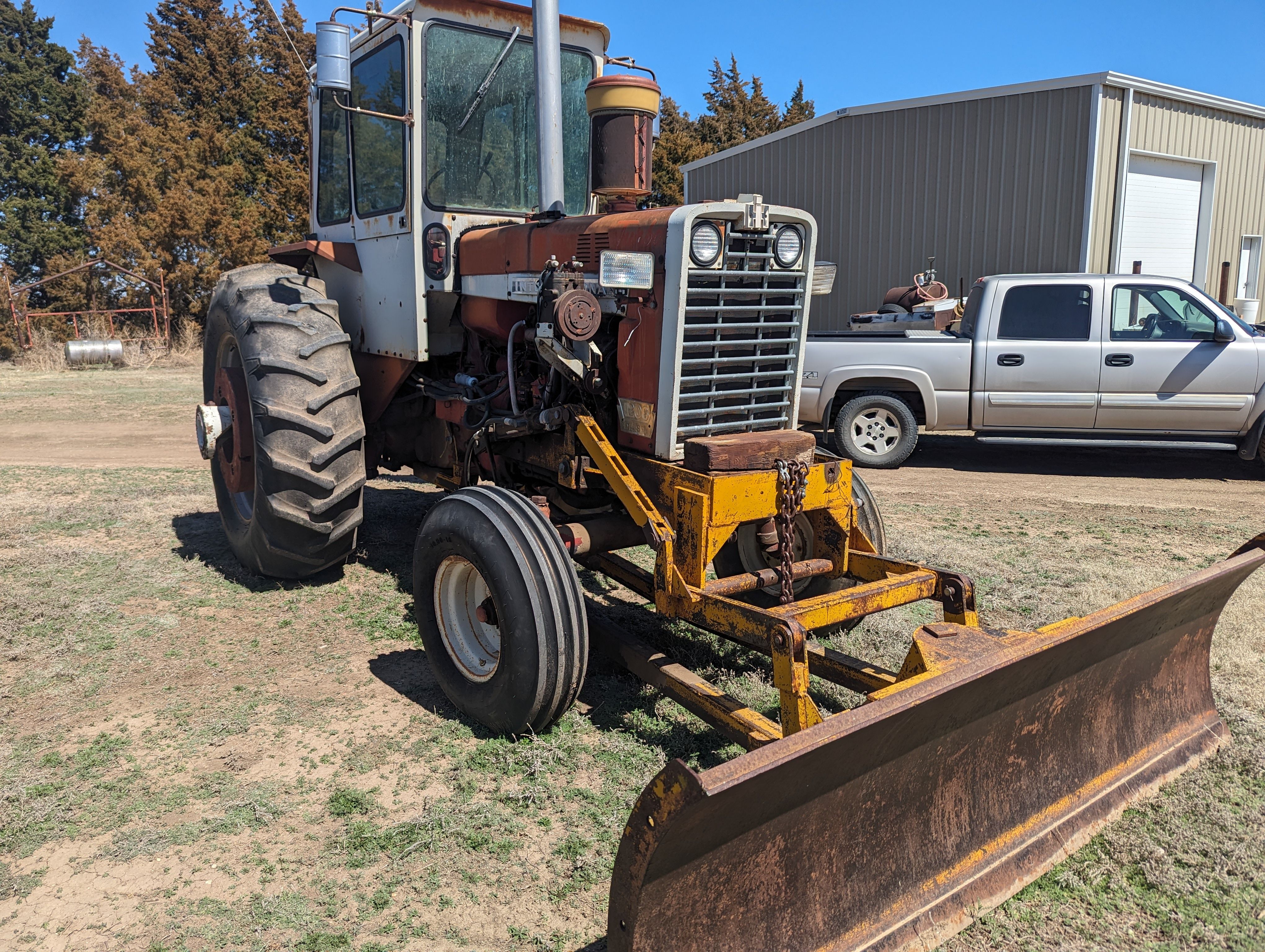 Item 37 in Farm Machinery Auction: Friday, May 31, 2024; 10:00 a.m. gallery