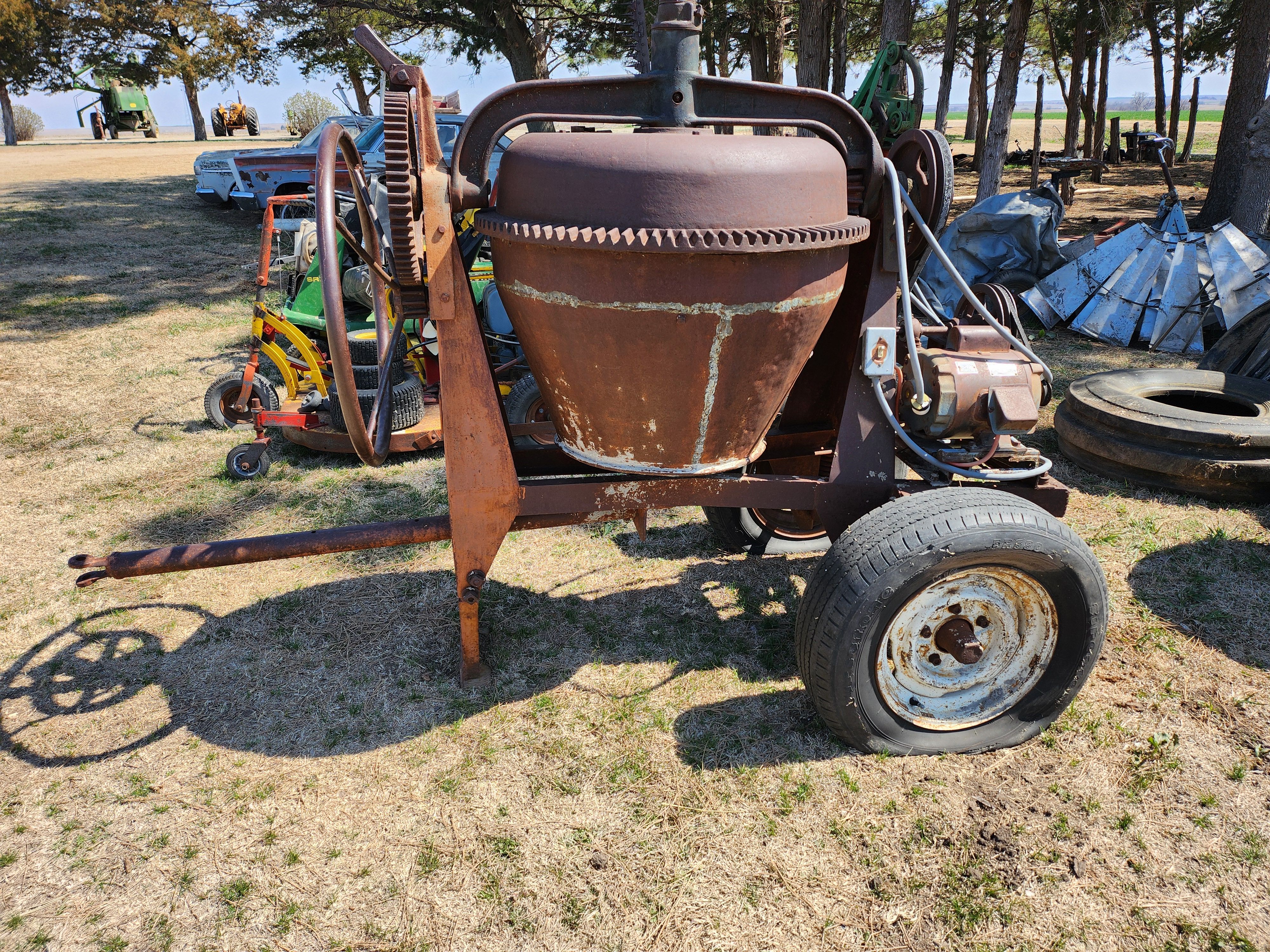 Item 35 in Farm Machinery Sale/Personal Property: Saturday, April 20th, 2024; 9:00 a.m. gallery