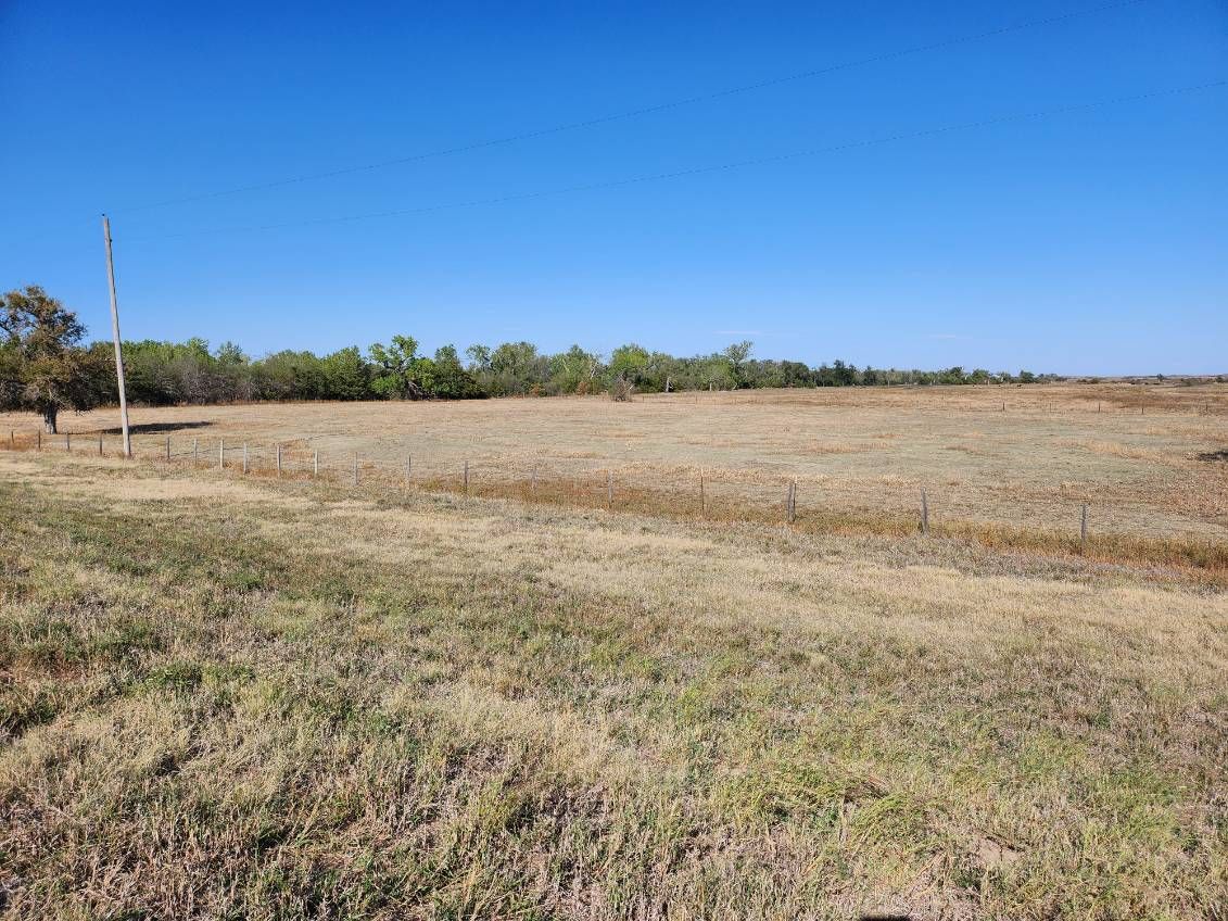 Item 21 in Real Estate &  Personal Property Auction: 560 acres +/- Edwards County, KS gallery