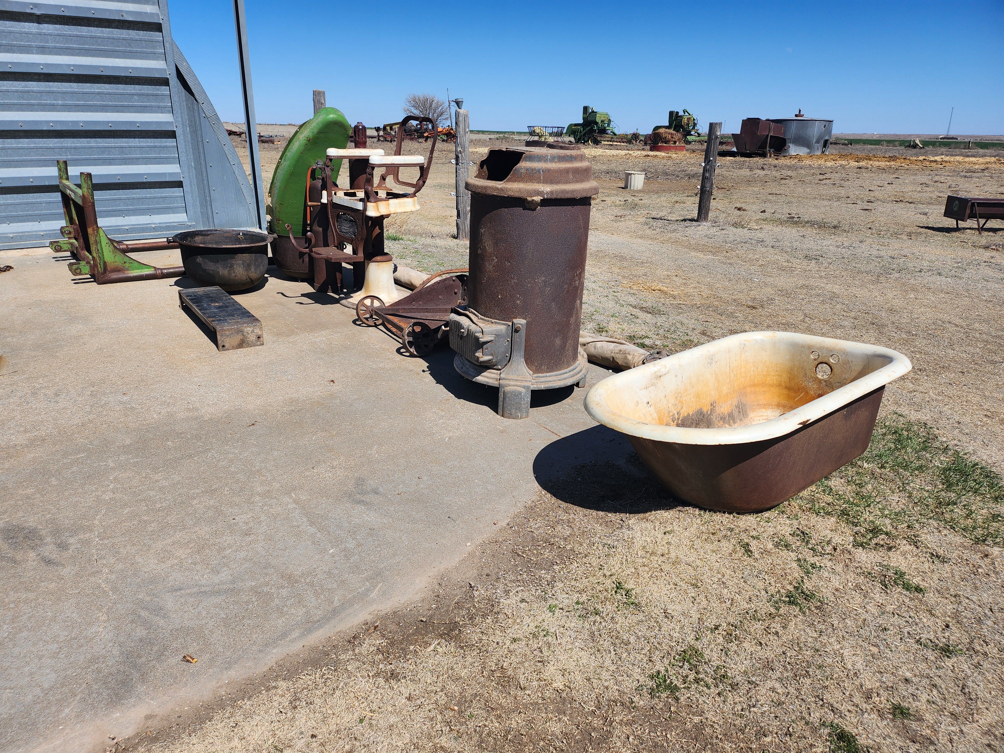 Item 19 in Farm Machinery Sale/Personal Property: Saturday, April 20th, 2024; 9:00 a.m. gallery