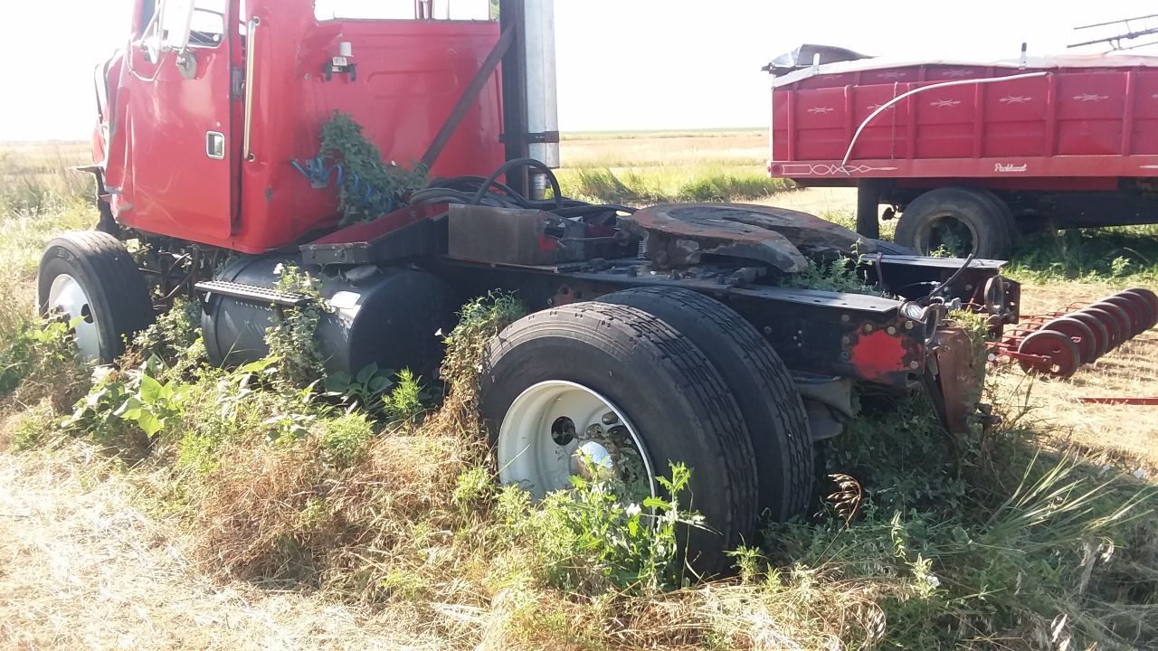 Item 71 in FARM MACHINERY AUCTION gallery