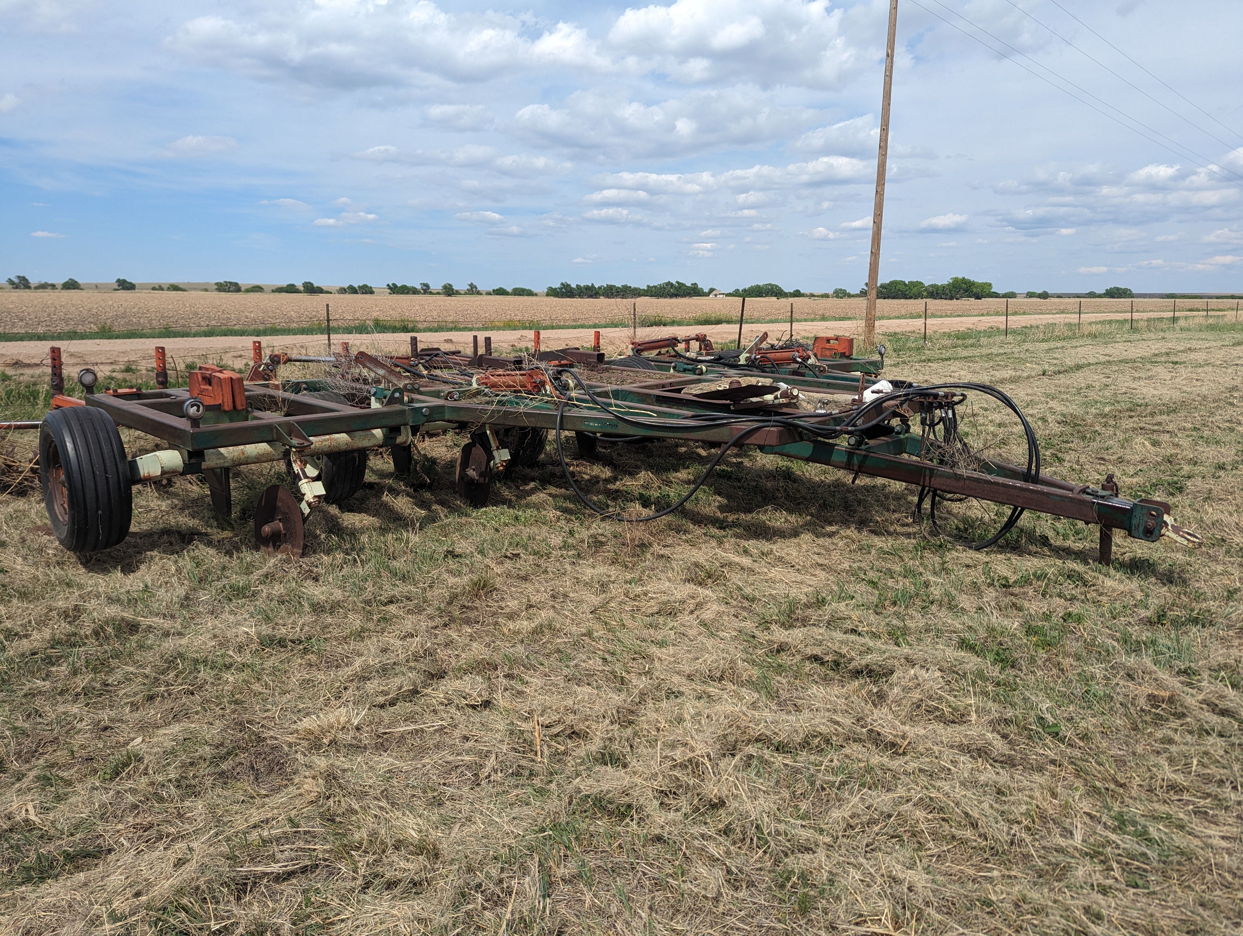 Item 25 in Farm Machinery Auction: Monday, July 8th, 2024; 9:30 a.m. gallery