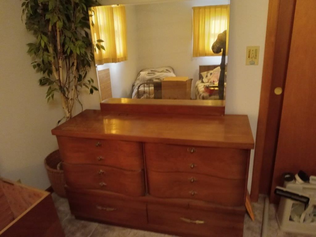 Item 9 in Personal Property Auction Ellis County, Kansas gallery